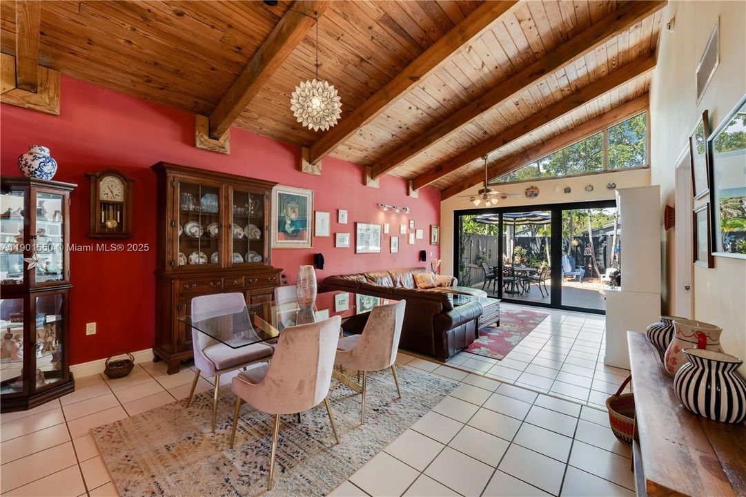 Recently Sold: $499,000 (2 beds, 2 baths, 1080 Square Feet)