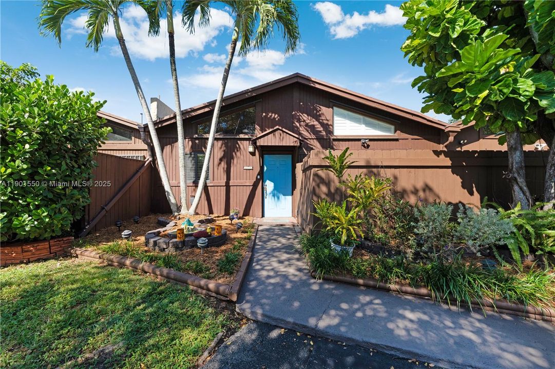 Recently Sold: $499,000 (2 beds, 2 baths, 1080 Square Feet)