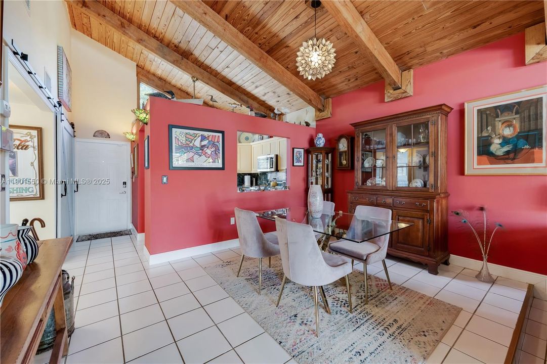 Recently Sold: $499,000 (2 beds, 2 baths, 1080 Square Feet)