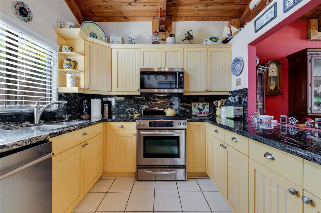 Recently Sold: $499,000 (2 beds, 2 baths, 1080 Square Feet)