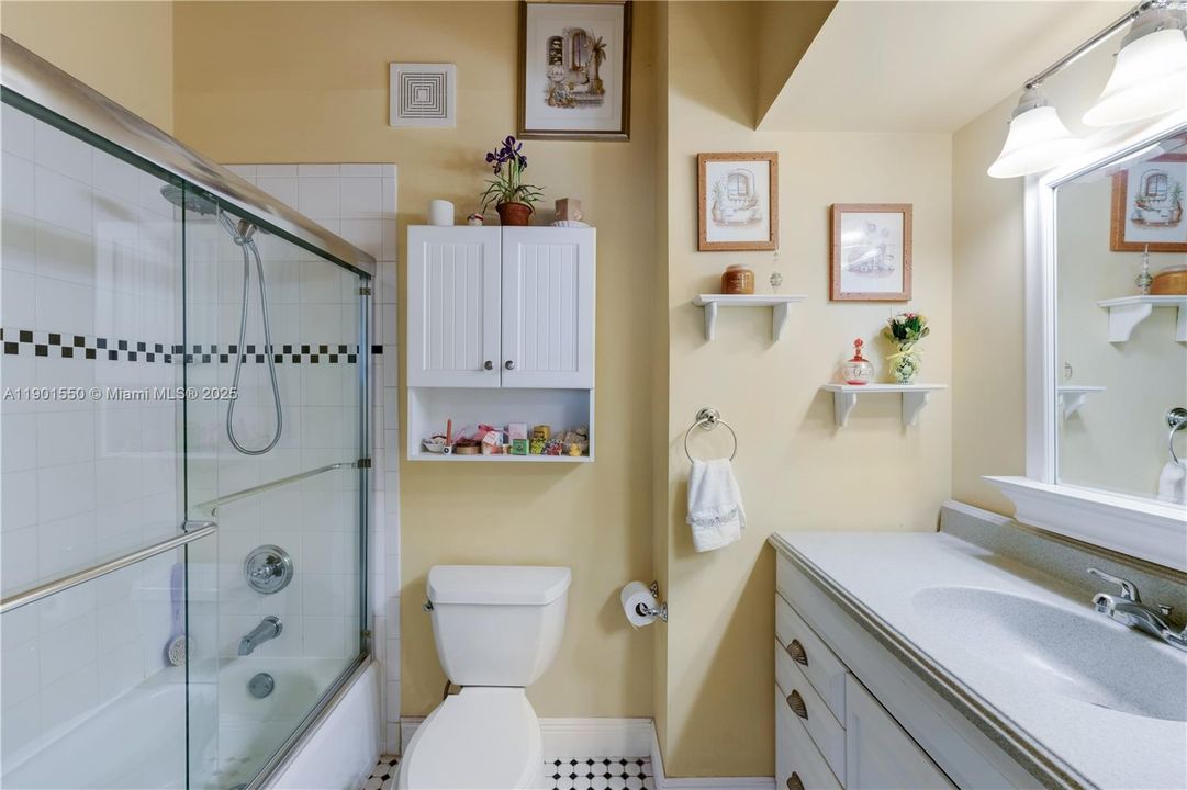 Recently Sold: $499,000 (2 beds, 2 baths, 1080 Square Feet)