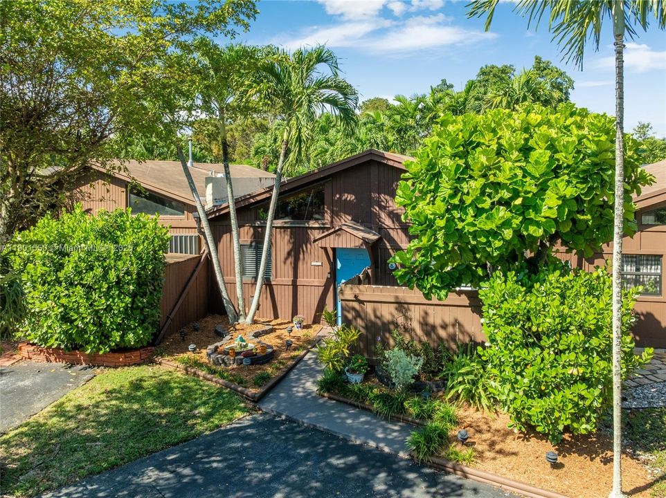 Recently Sold: $499,000 (2 beds, 2 baths, 1080 Square Feet)