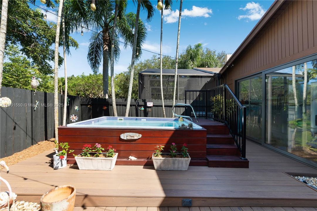 Recently Sold: $499,000 (2 beds, 2 baths, 1080 Square Feet)