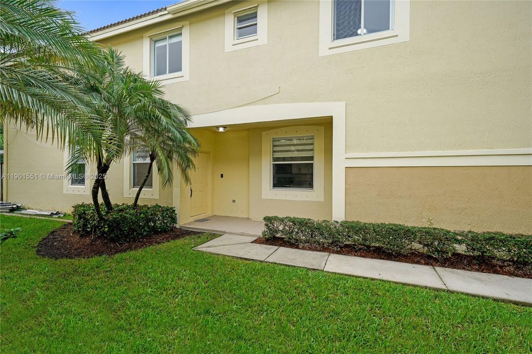 For Rent: $3,800 (4 beds, 2 baths, 1851 Square Feet)