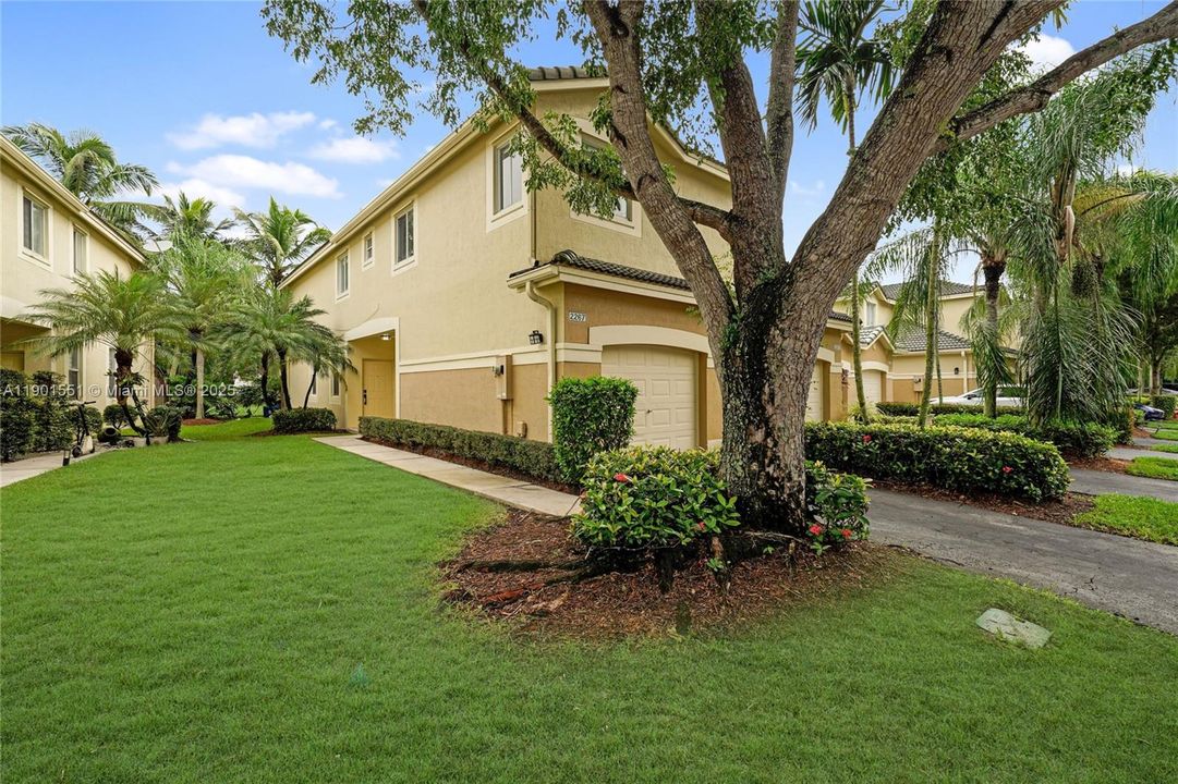 For Rent: $3,800 (4 beds, 2 baths, 1851 Square Feet)