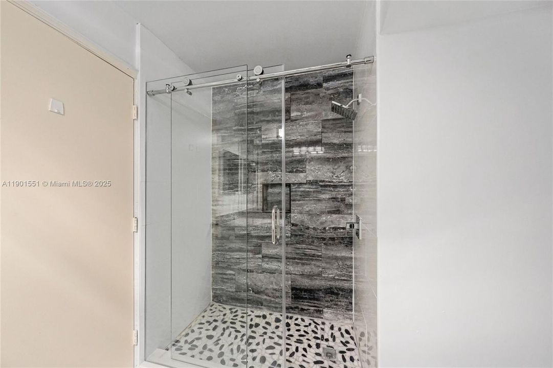 For Rent: $3,800 (4 beds, 2 baths, 1851 Square Feet)