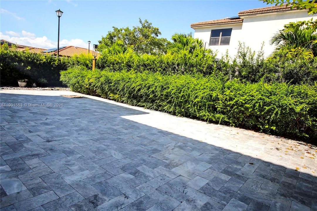 For Sale: $669,900 (5 beds, 3 baths, 3340 Square Feet)