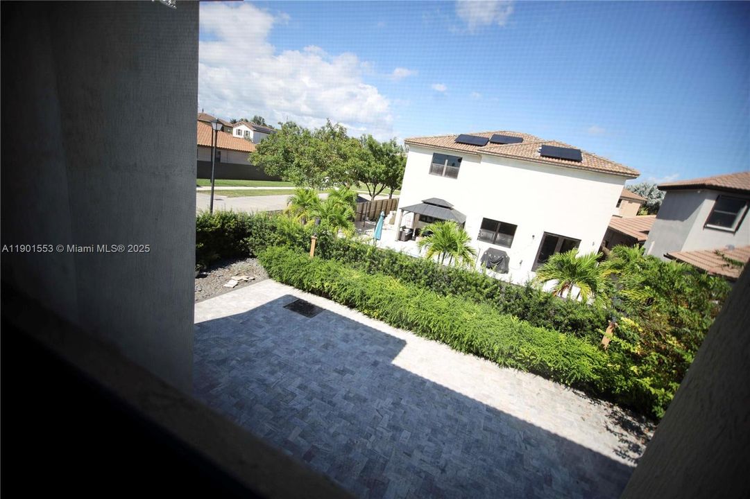 For Sale: $669,900 (5 beds, 3 baths, 3340 Square Feet)