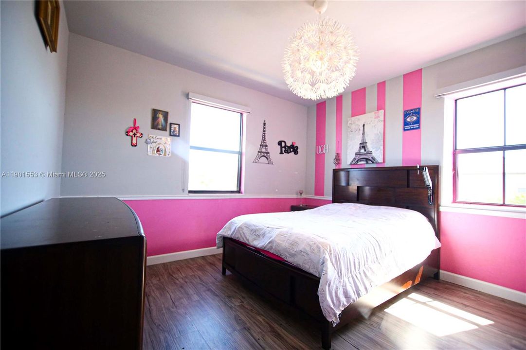 For Sale: $669,900 (5 beds, 3 baths, 3340 Square Feet)