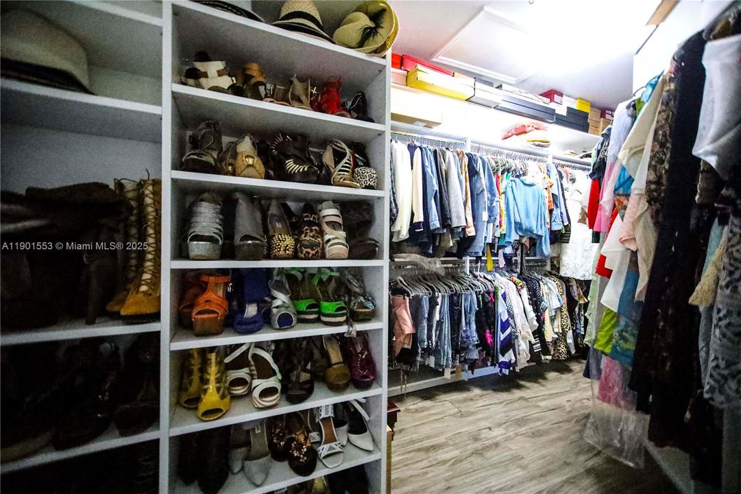 For Sale: $669,900 (5 beds, 3 baths, 3340 Square Feet)