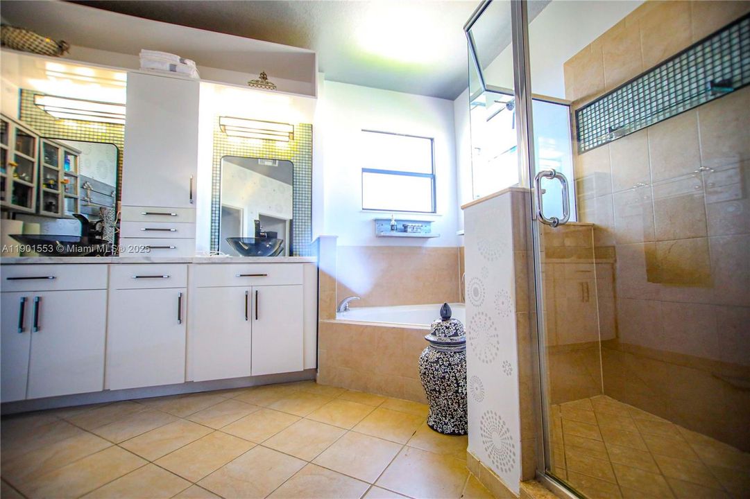 For Sale: $669,900 (5 beds, 3 baths, 3340 Square Feet)