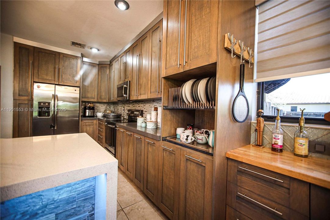 For Sale: $669,900 (5 beds, 3 baths, 3340 Square Feet)