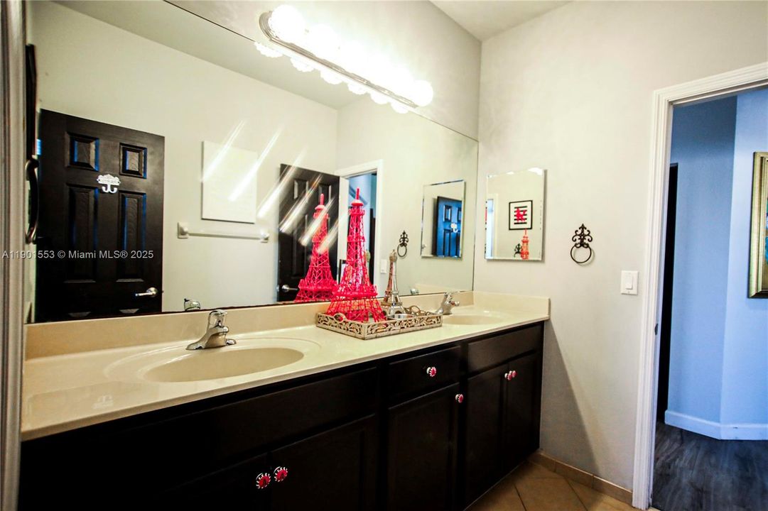 For Sale: $669,900 (5 beds, 3 baths, 3340 Square Feet)