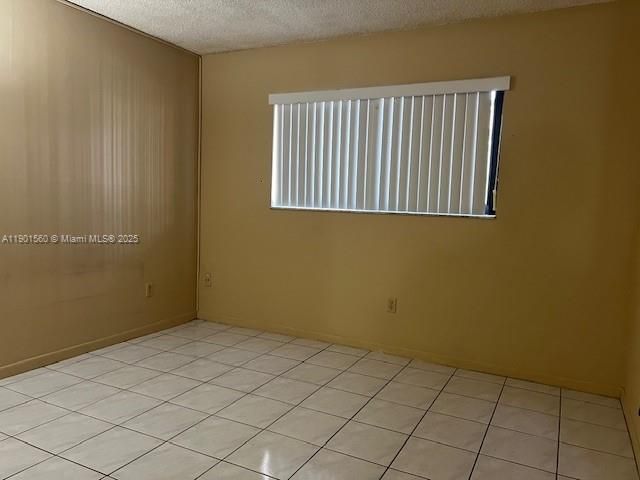 For Rent: $2,350 (2 beds, 1 baths, 720 Square Feet)