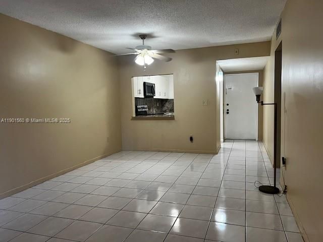 For Rent: $2,350 (2 beds, 1 baths, 720 Square Feet)