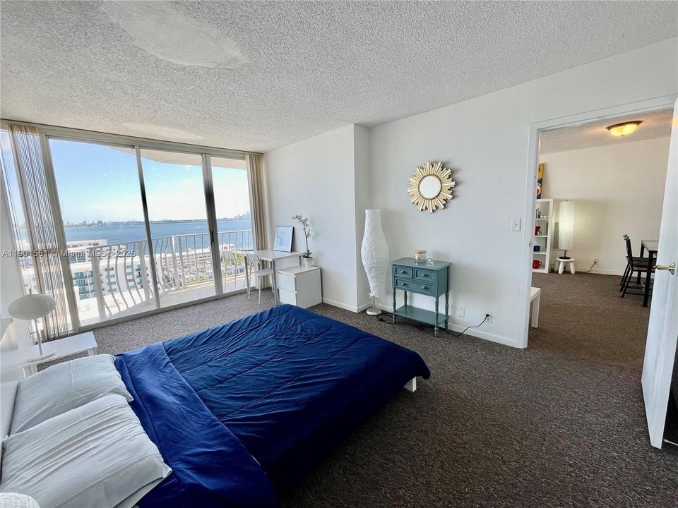 最近租的: $3,000 (2 贝兹, 2 浴室, 1030 平方英尺)