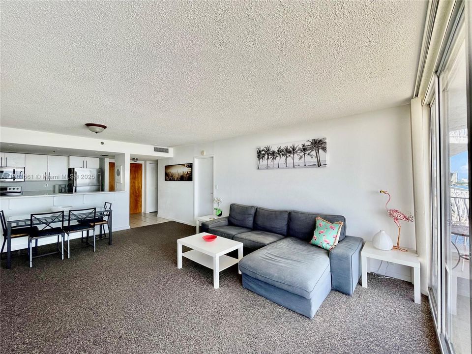 最近租的: $3,000 (2 贝兹, 2 浴室, 1030 平方英尺)