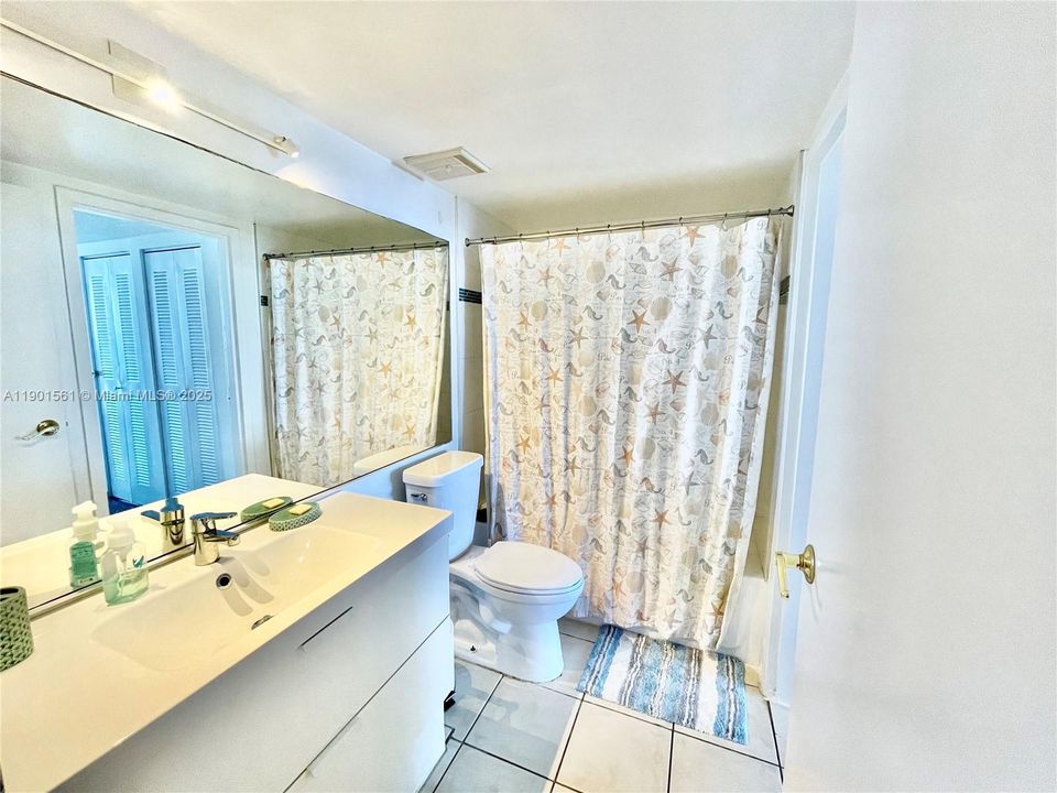 最近租的: $3,000 (2 贝兹, 2 浴室, 1030 平方英尺)