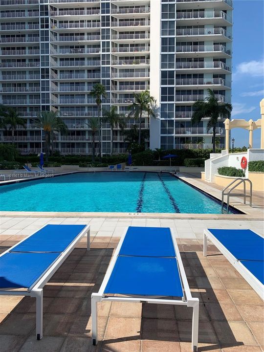 最近租的: $3,000 (2 贝兹, 2 浴室, 1030 平方英尺)