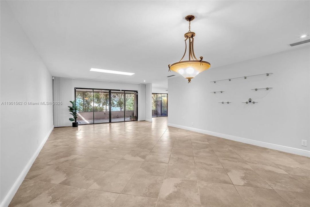 For Sale: $420,000 (3 beds, 2 baths, 2020 Square Feet)