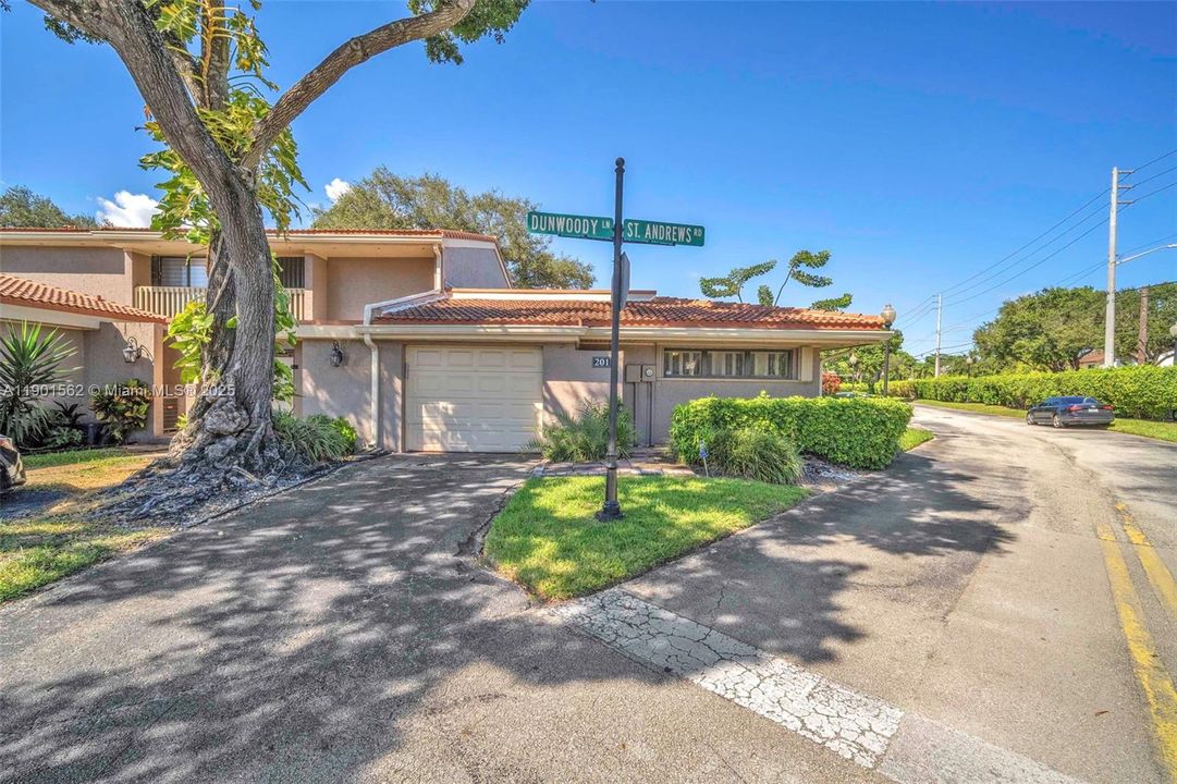 For Sale: $420,000 (3 beds, 2 baths, 2020 Square Feet)