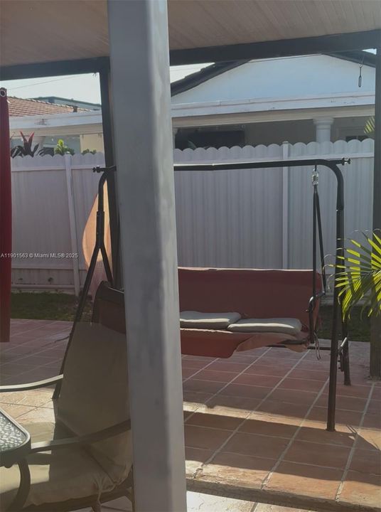 Recently Rented: $2,800 (2 beds, 1 baths, 700 Square Feet)