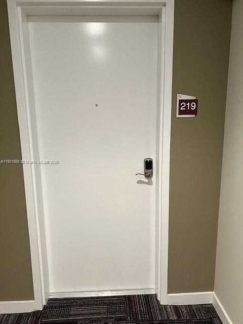 For Rent: $2,300 (1 beds, 1 baths, 726 Square Feet)