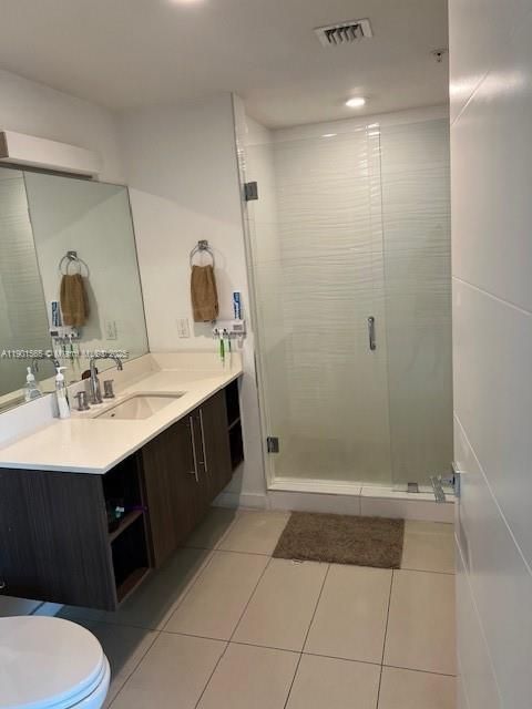 For Rent: $2,300 (1 beds, 1 baths, 726 Square Feet)