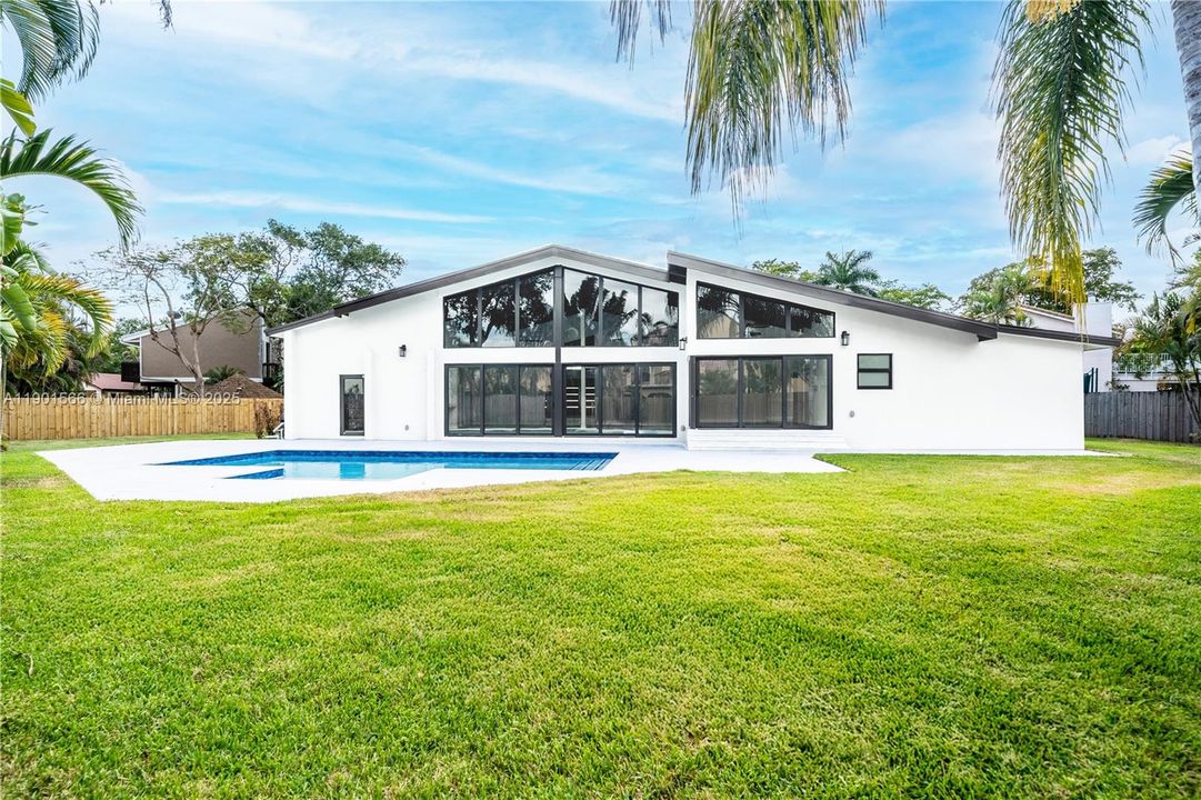 En Venta: $1,890,000 (3 camas, 3 baños, 3227 Pies cuadrados)