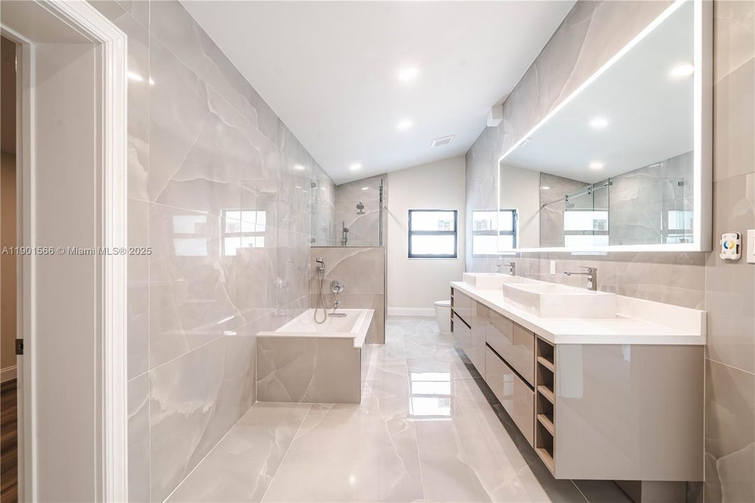 En Venta: $1,890,000 (3 camas, 3 baños, 3227 Pies cuadrados)