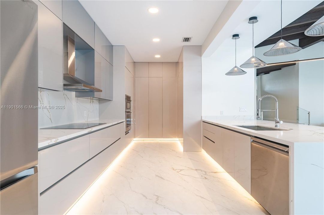 En Venta: $1,890,000 (3 camas, 3 baños, 3227 Pies cuadrados)