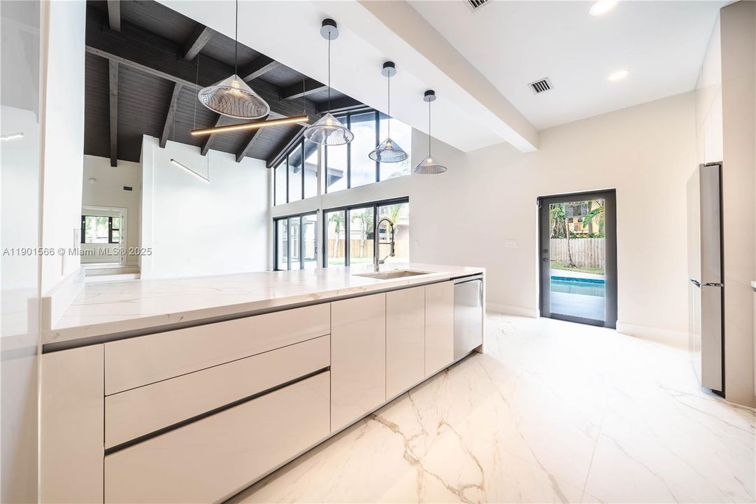 En Venta: $1,890,000 (3 camas, 3 baños, 3227 Pies cuadrados)