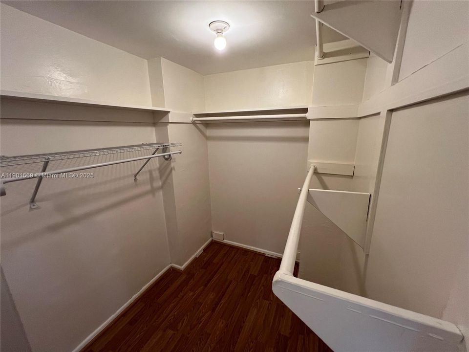 В аренду: $2,300 (2 спален, 2 ванн, 1140 Квадратных фут)