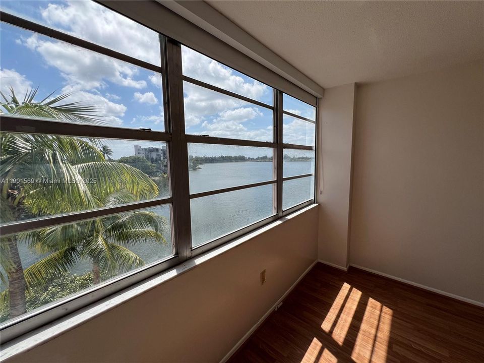 В аренду: $2,300 (2 спален, 2 ванн, 1140 Квадратных фут)