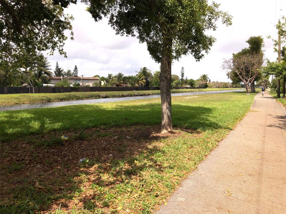 For Rent: $3,750 (4 beds, 2 baths, 1725 Square Feet)