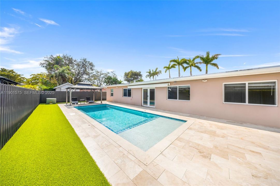 For Sale: $875,000 (4 beds, 2 baths, 2314 Square Feet)