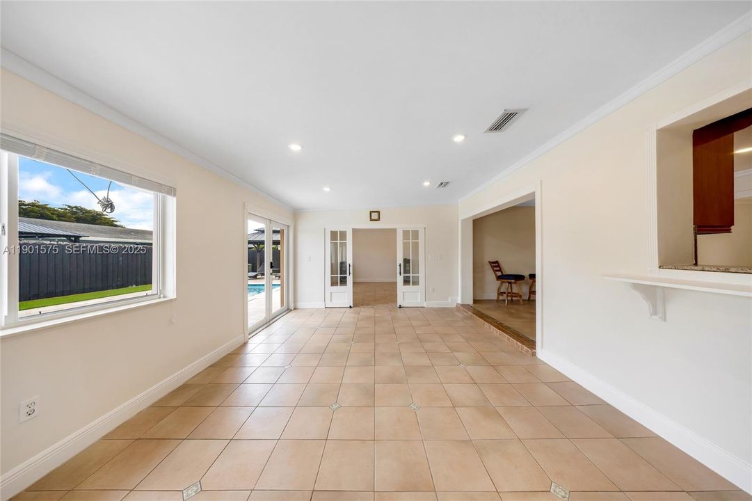 For Sale: $875,000 (4 beds, 2 baths, 2314 Square Feet)