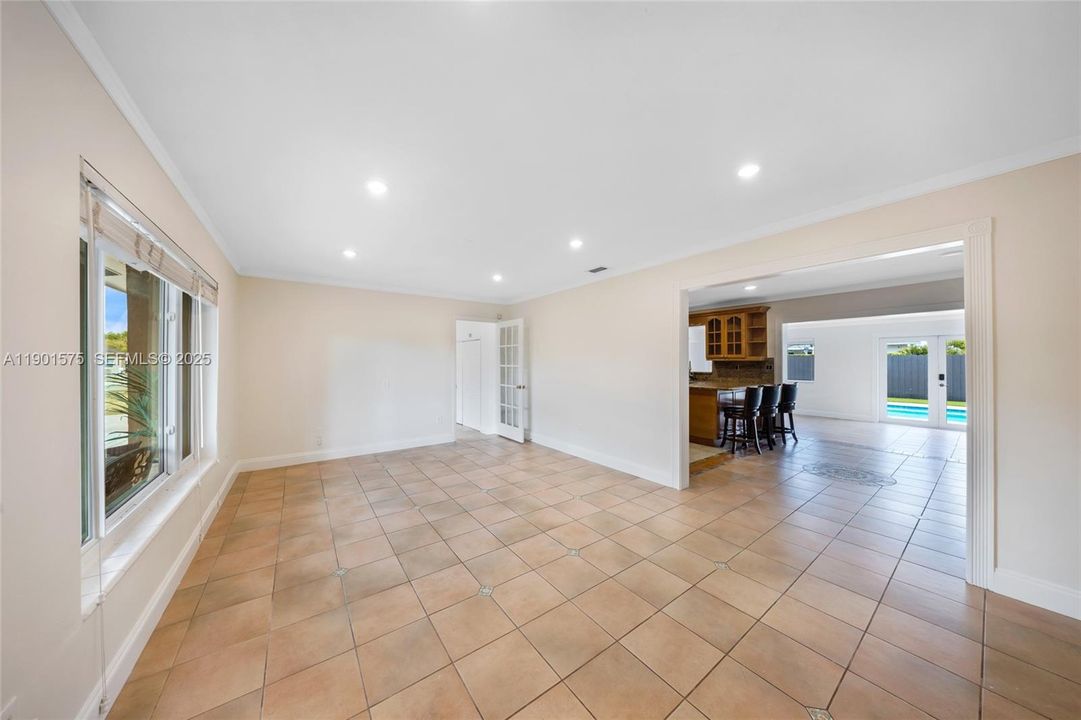 For Sale: $875,000 (4 beds, 2 baths, 2314 Square Feet)