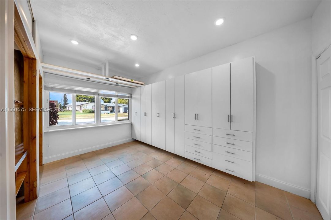 For Sale: $875,000 (4 beds, 2 baths, 2314 Square Feet)