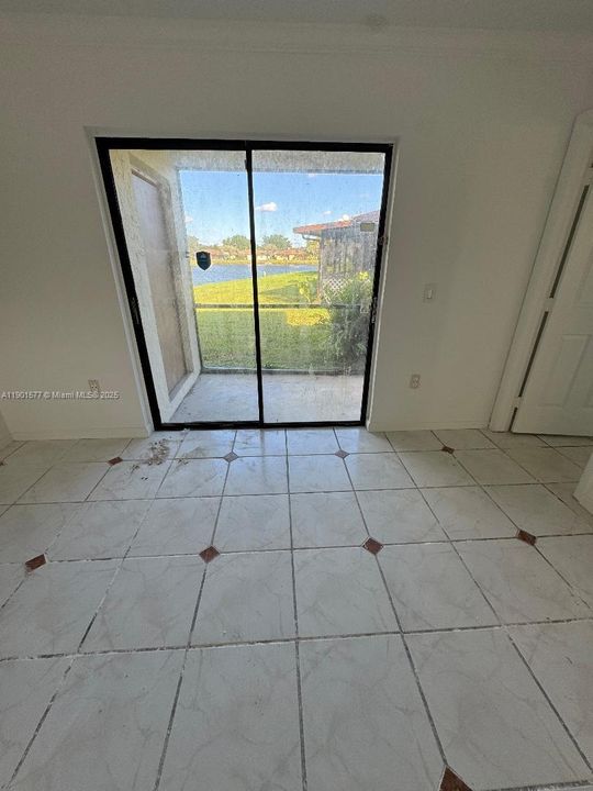 待售: $290,000 (3 贝兹, 2 浴室, 1144 平方英尺)