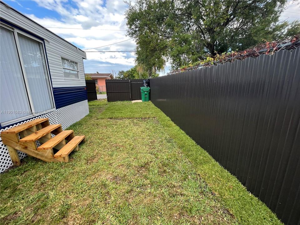 Недавно арендовано: $1,200 (1 спален, 1 ванн, 0 Квадратных фут)