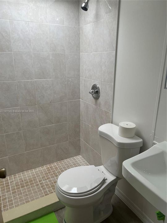 Недавно арендовано: $1,200 (1 спален, 1 ванн, 0 Квадратных фут)