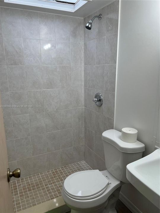 Недавно арендовано: $1,200 (1 спален, 1 ванн, 0 Квадратных фут)