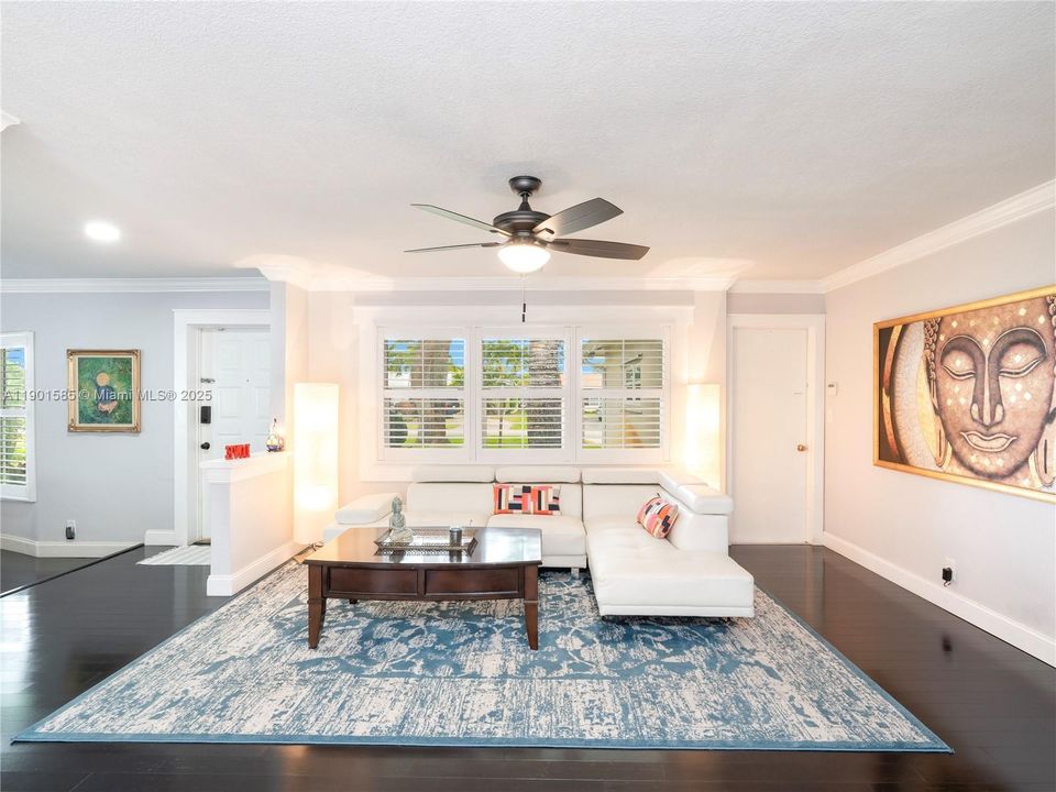 Active With Contract: $699,999 (3 beds, 2 baths, 1786 Square Feet)