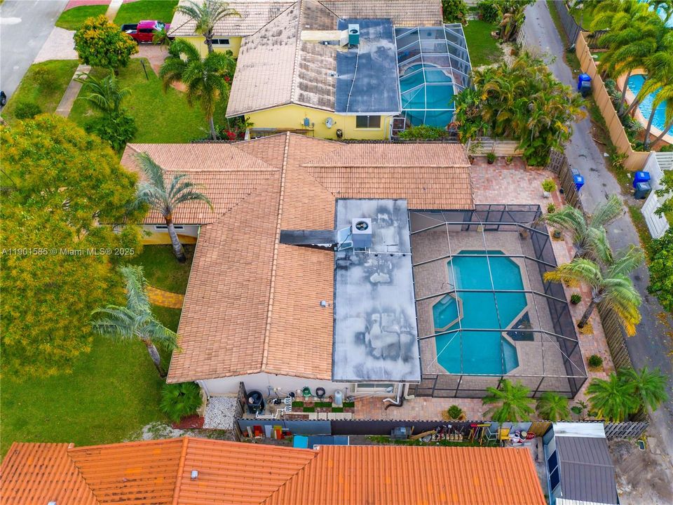 Active With Contract: $699,999 (3 beds, 2 baths, 1786 Square Feet)