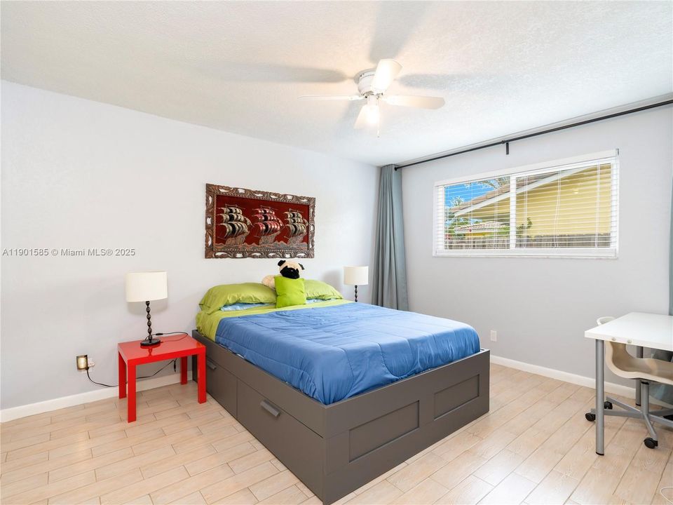 Active With Contract: $699,999 (3 beds, 2 baths, 1786 Square Feet)