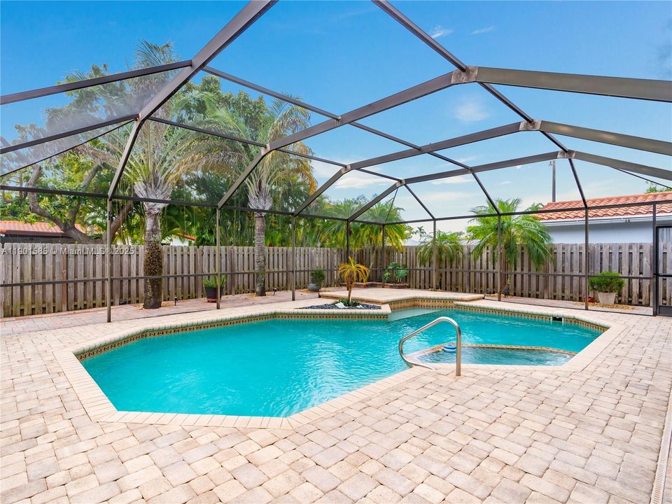 Active With Contract: $699,999 (3 beds, 2 baths, 1786 Square Feet)