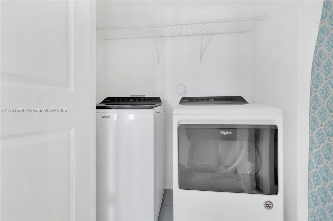 En Venta: $480,000 (3 camas, 2 baños, 1680 Pies cuadrados)