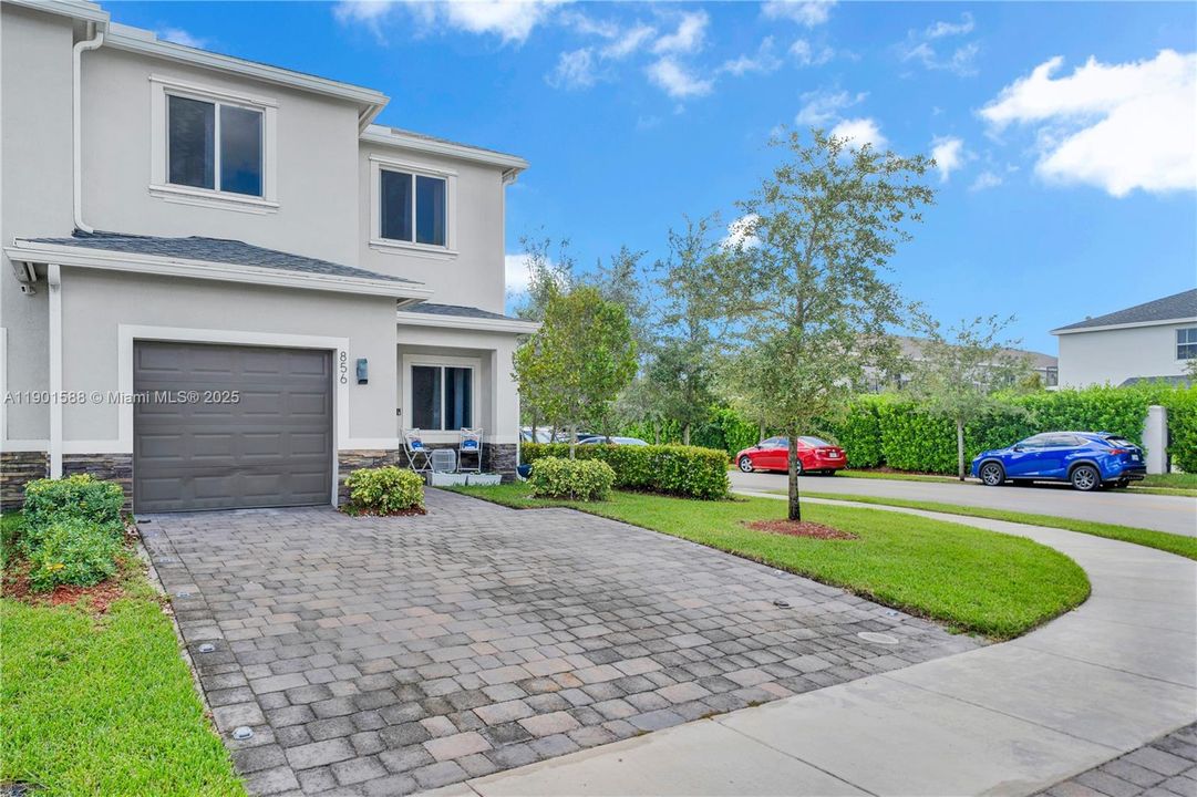 En Venta: $480,000 (3 camas, 2 baños, 1680 Pies cuadrados)