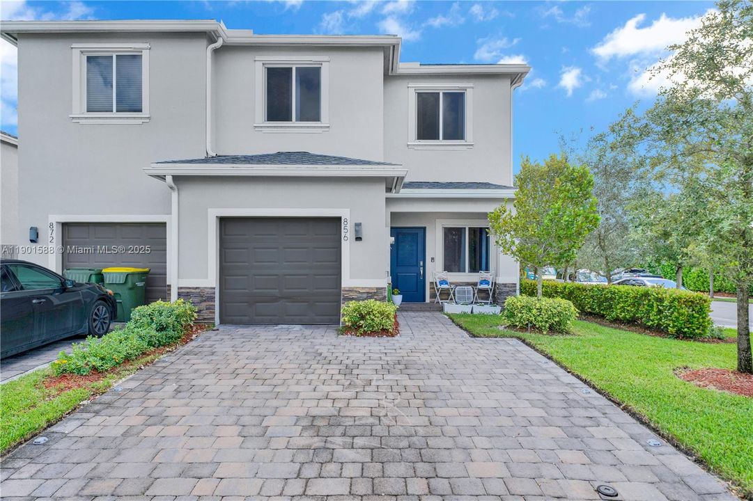 En Venta: $480,000 (3 camas, 2 baños, 1680 Pies cuadrados)